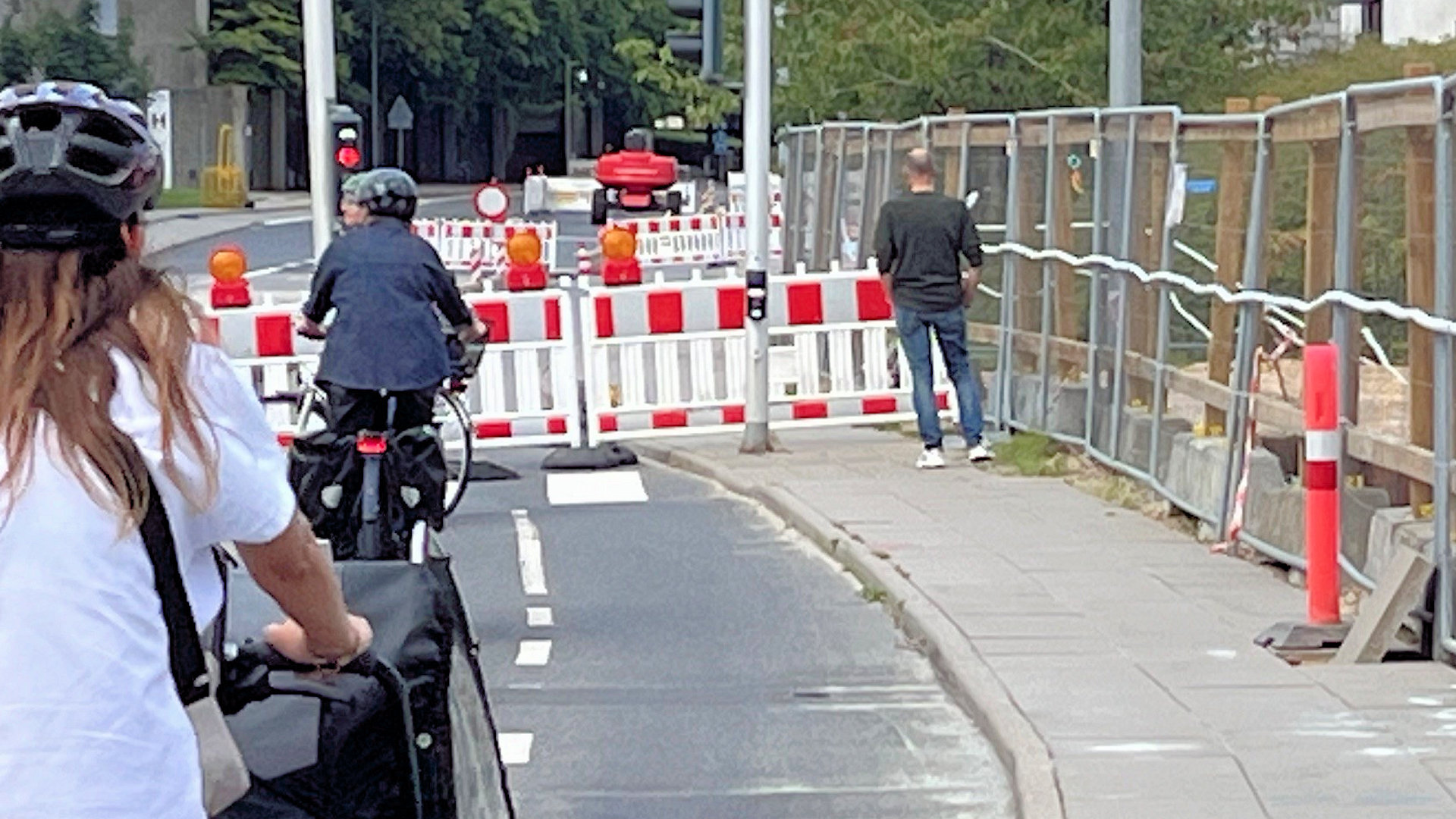 Spærring af vej og cykelsti