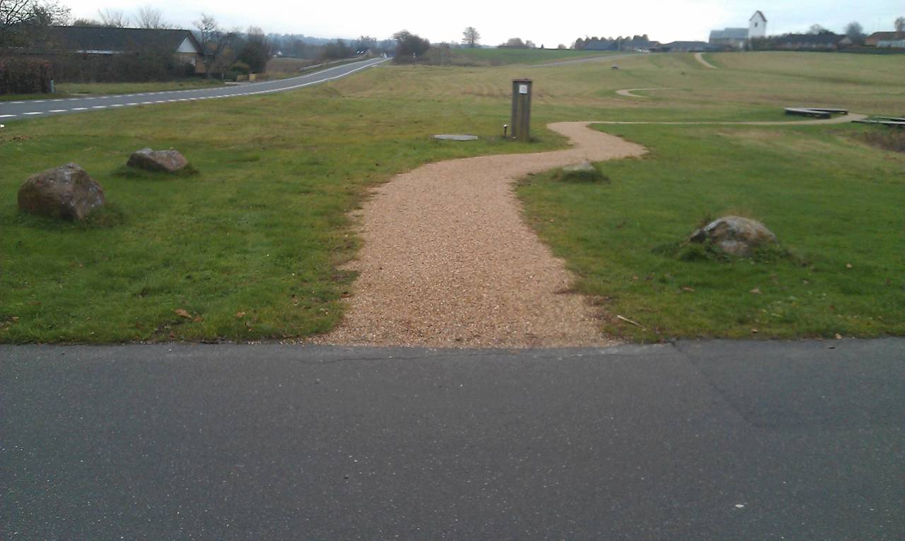 Stien på Kirkebakken set fra nord